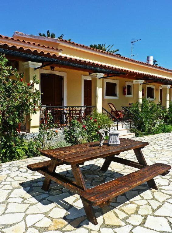 Feeloxenia Corfu Apartments Acharavi  Exteriör bild